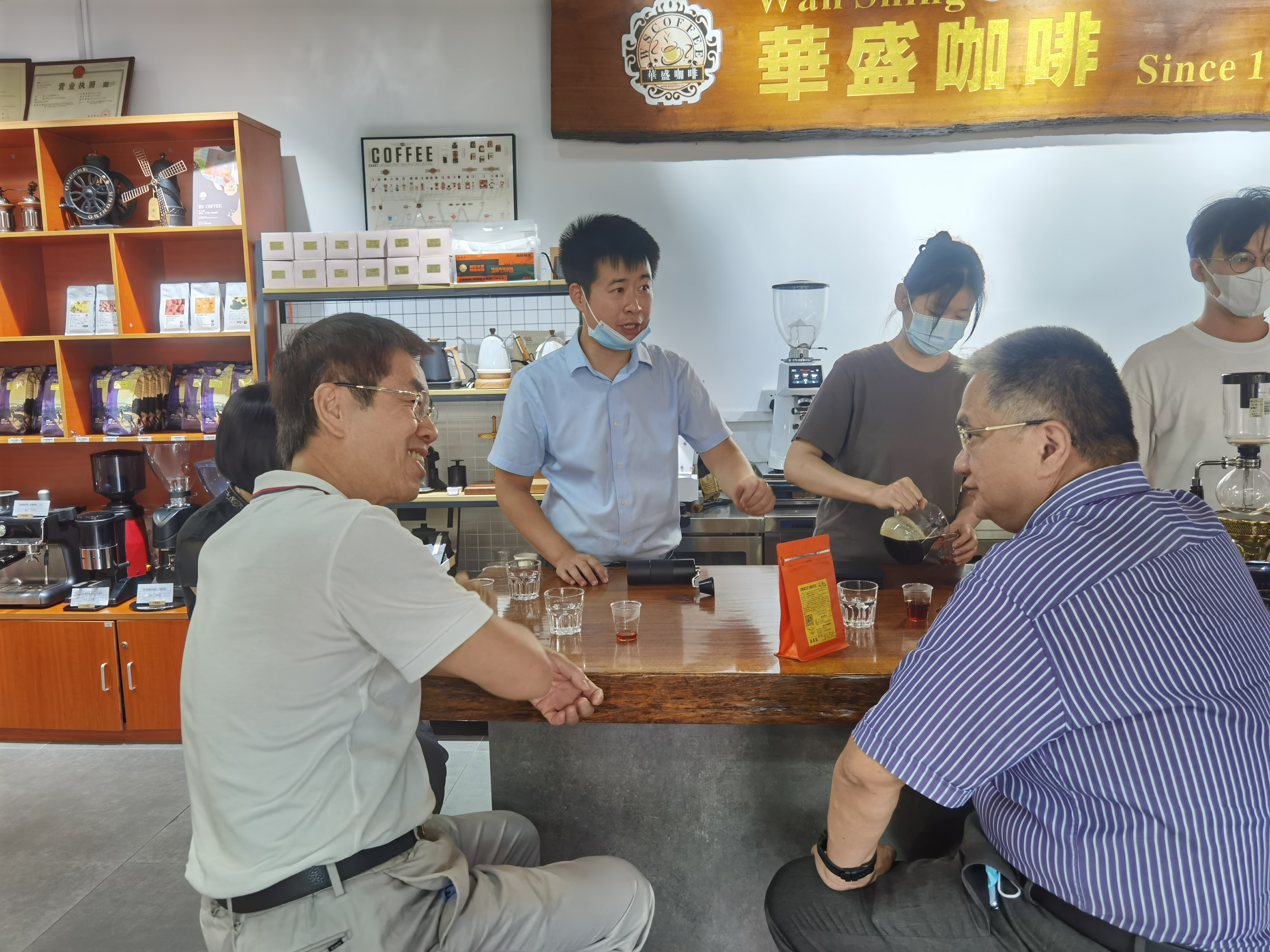 廣州白云區政協袁東華主席一行蒞臨金達調研